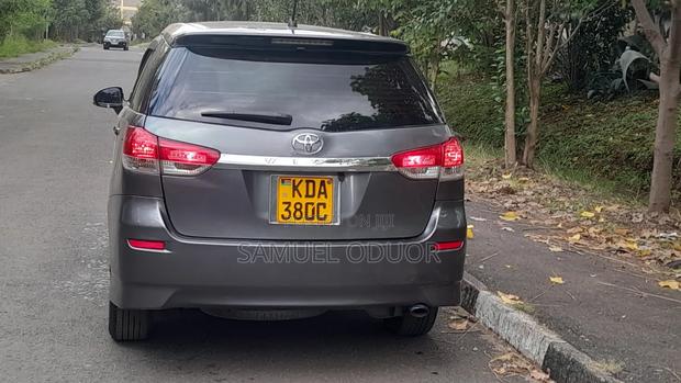 Toyota Wish 2013 Gray