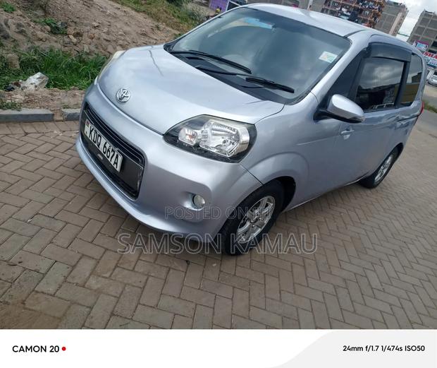 Toyota Porte 2015 Silver