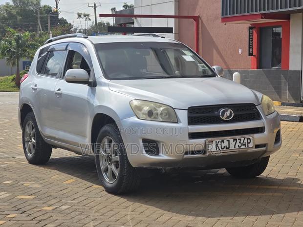 Toyota RAV4 2010