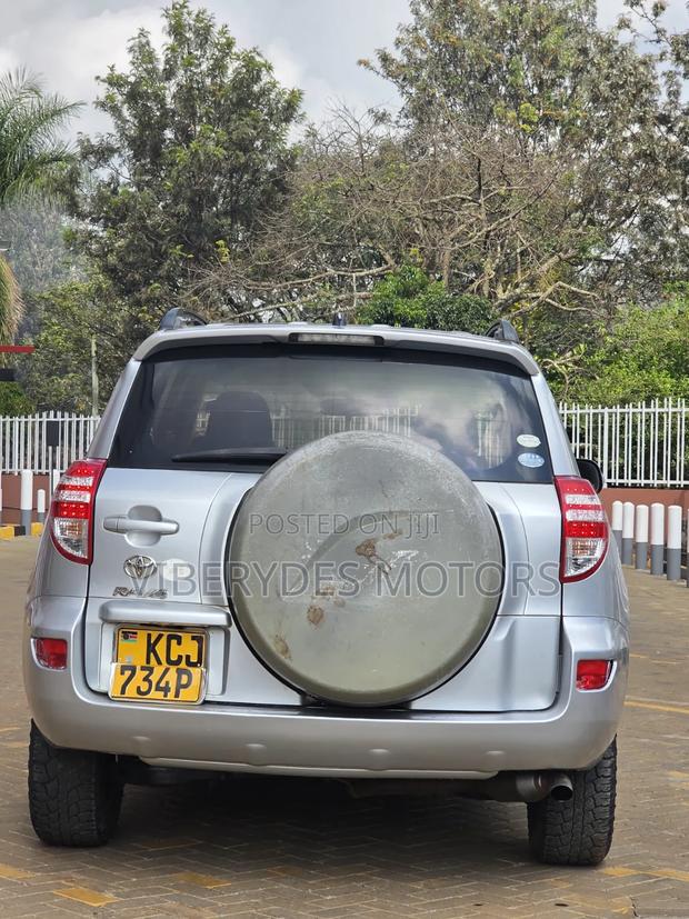 Toyota RAV4 2010