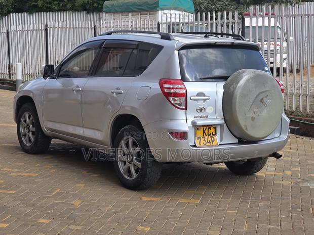 Toyota RAV4 2010