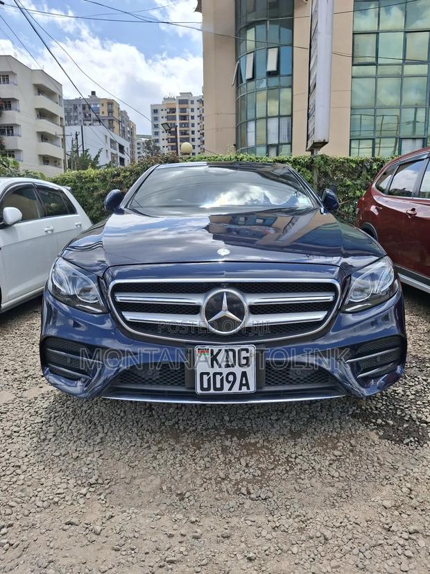 Mercedes-Benz E220 2016 Blue