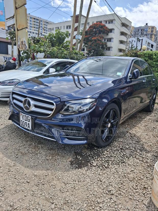 Mercedes-Benz E220 2016 Blue