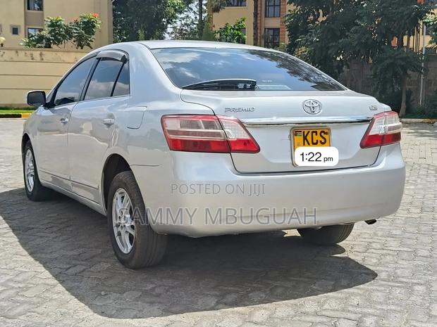 Toyota Premio 2011 Silver