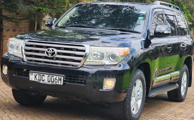 Toyota Land Cruiser Prado 2013