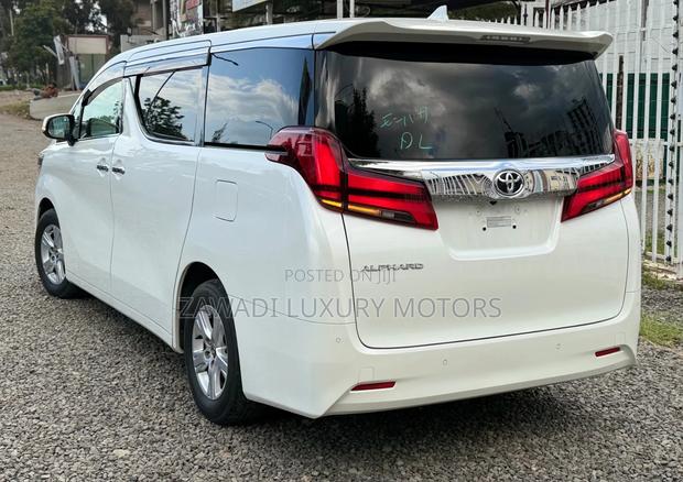 Toyota Alphard 2.5 Petrol FWD 2019 Pearl