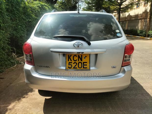 Toyota Corolla Fielder 2010 Silver