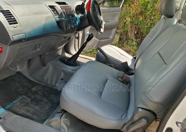 Toyota Hilux 2015 White