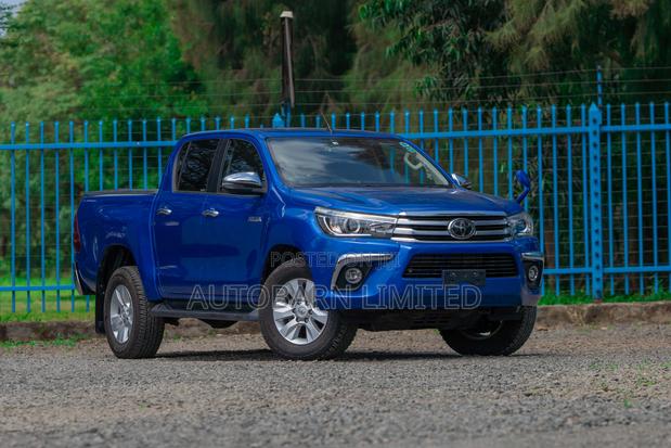 Toyota Hilux 2018 Blue