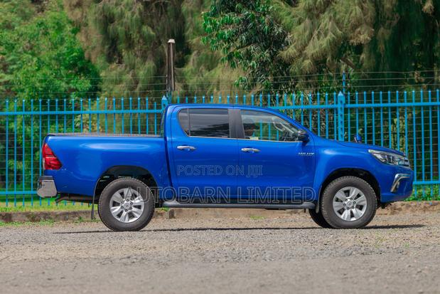 Toyota Hilux 2018 Blue