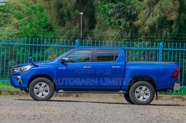Toyota Hilux 2018 Blue