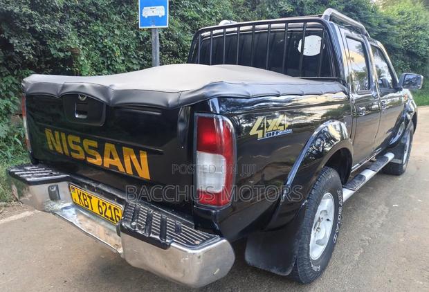 Nissan Hardbody 2011 Black