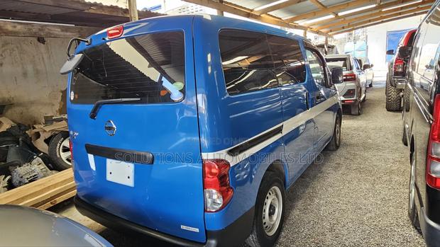 Nissan NV200 SV 2019 Blue