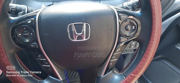 Honda Odyssey 2.4 G 2WD (8 seater) 2015 Silver