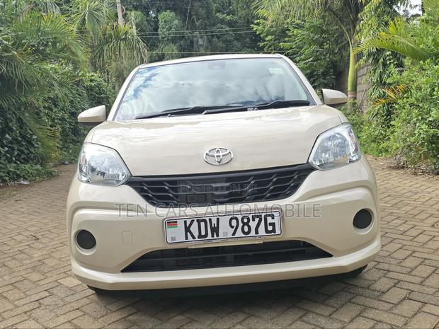 Toyota Passo 2018 Beige