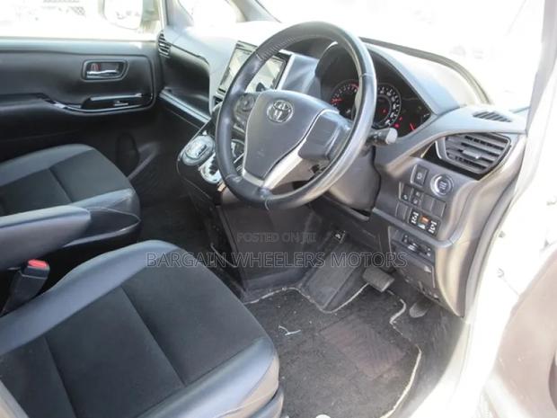 Toyota Noah 2020 White