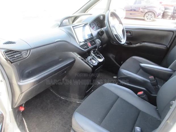 Toyota Noah 2020 White