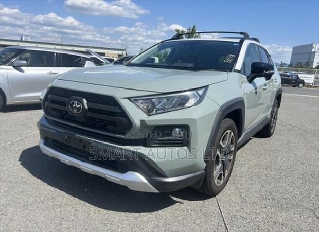 Toyota RAV4 2020 Green