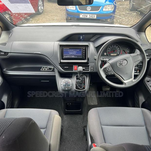 Toyota Noah 2020 White