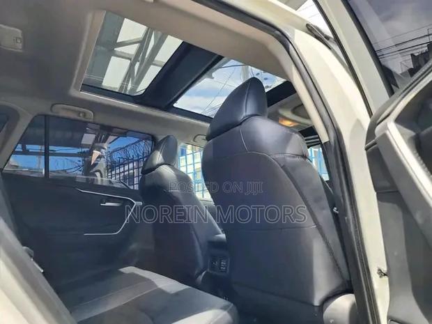 Toyota RAV4 TRD Off Road AWD 2020 White