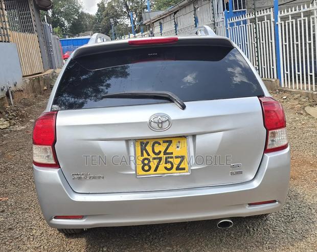 Toyota Corolla Fielder 2013 Silver