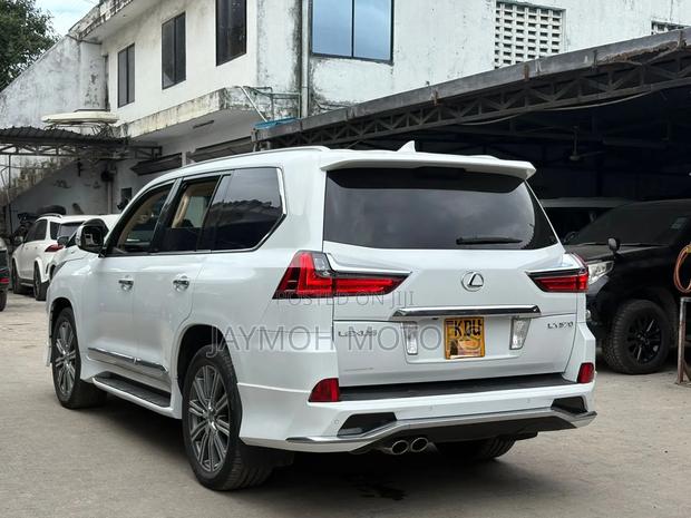 Lexus LX 2017 Pearl