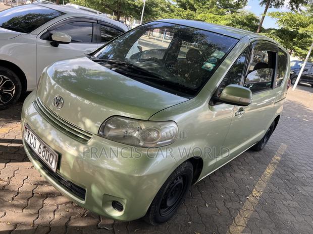 Toyota Porte 2007 Gray