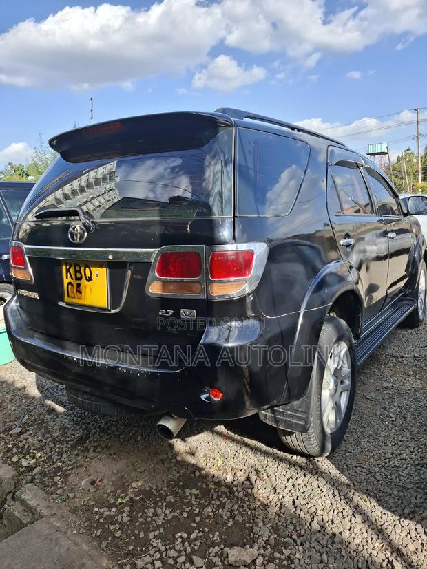 Toyota Fortuner 2.7 AWD 2005 Black