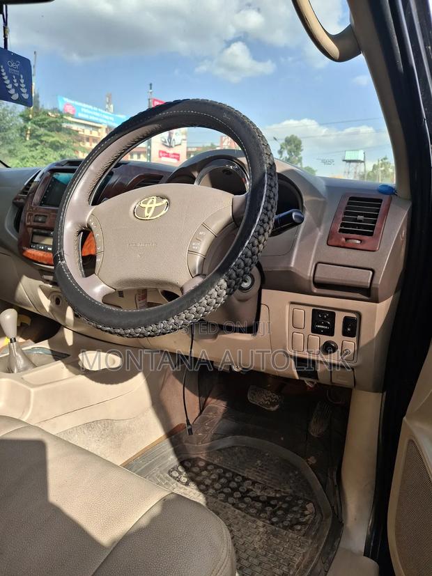 Toyota Fortuner 2.7 AWD 2005 Black