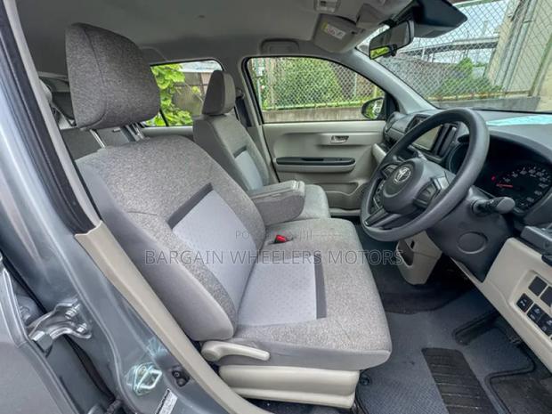 Toyota Passo 2019 Silver