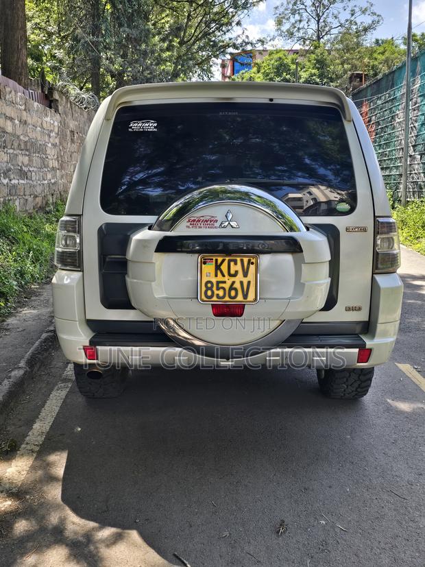 Mitsubishi Pajero 2012 White
