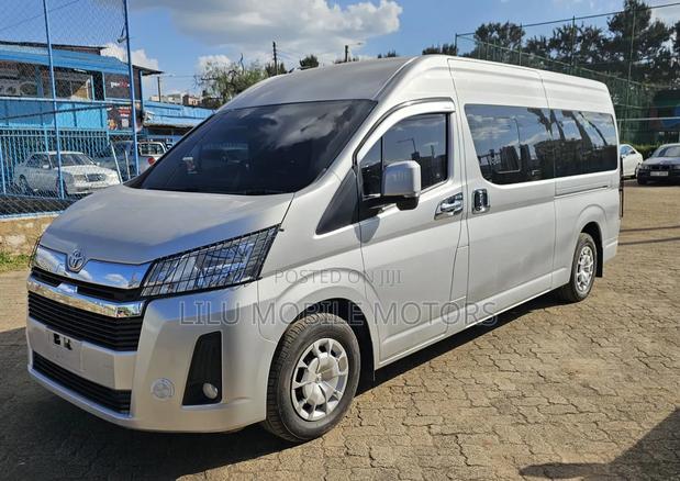 Toyota HiAce 2020 Silver
