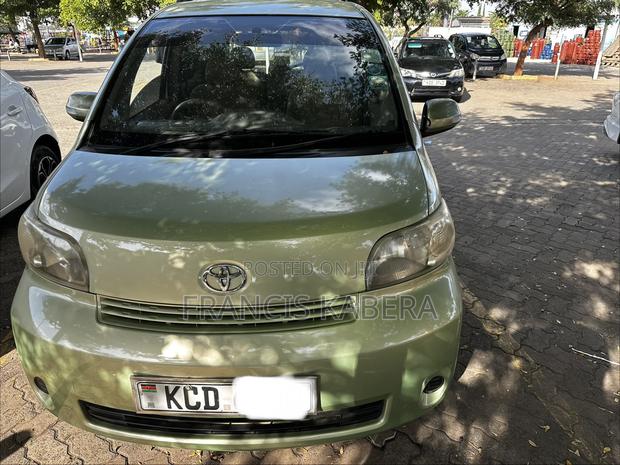 Toyota Porte 2007 Green