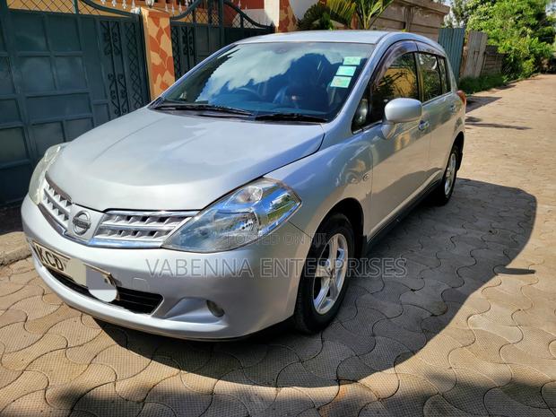 Nissan Tiida 2008 Silver