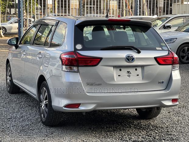 Toyota Corolla Fielder 1.5 Hybrid FWD 2020 Silver