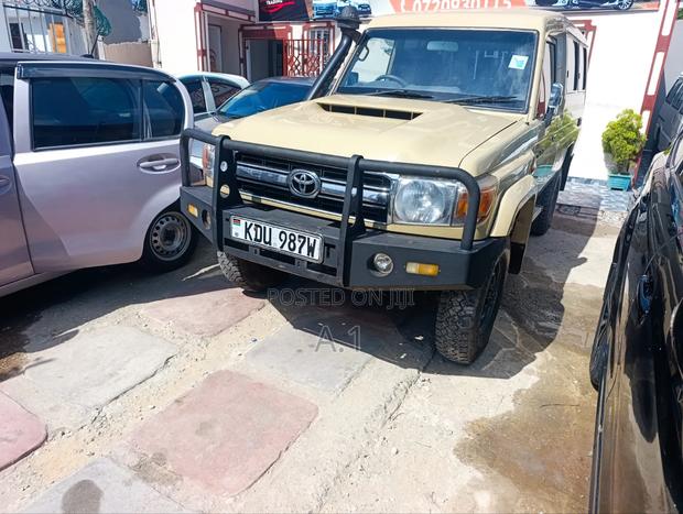 Toyota Land Cruiser 2018 Beige