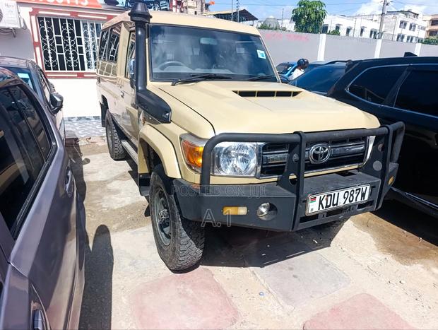 Toyota Land Cruiser 2018 Beige