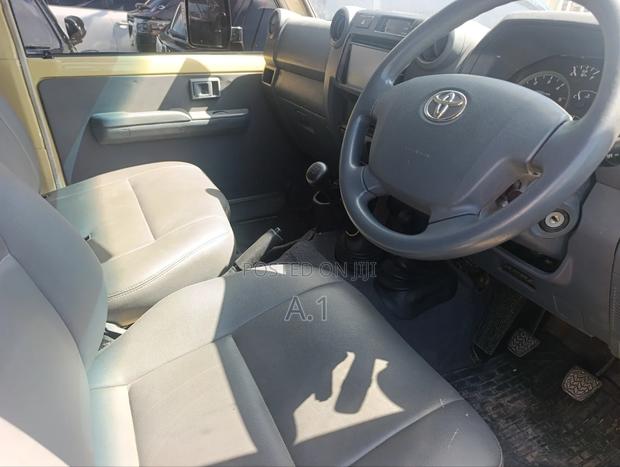 Toyota Land Cruiser 2018 Beige