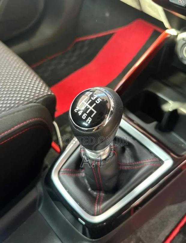 Suzuki Swift 2019 Red