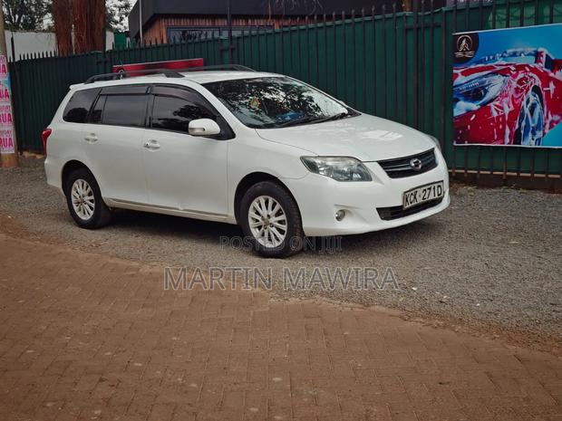 Toyota Corolla Fielder 2010 White