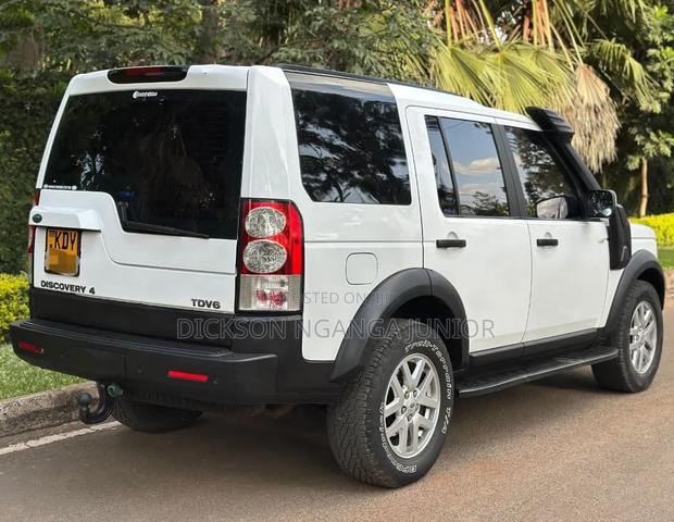Land Rover Discovery 2013 White