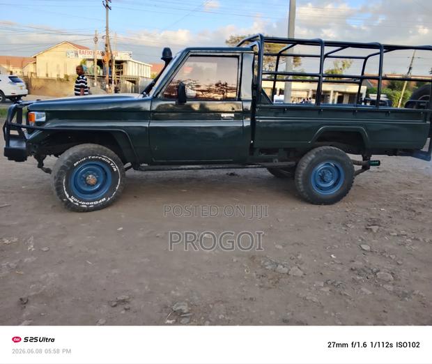 Toyota Land Cruiser 79 Series 1999 Green