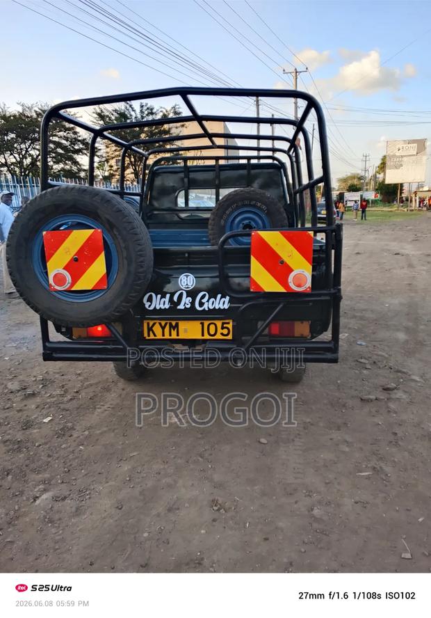 Toyota Land Cruiser 79 Series 1999 Green