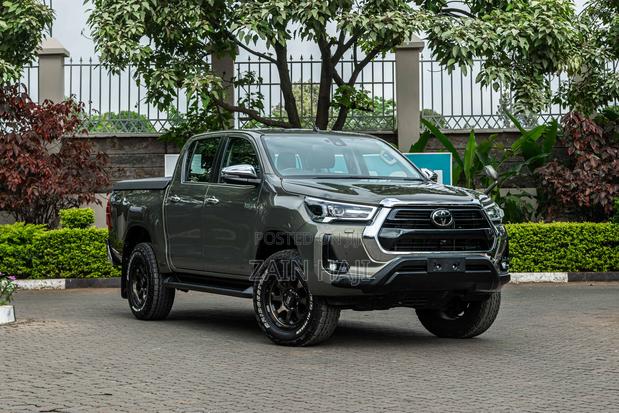 Toyota Hilux 2021 Green
