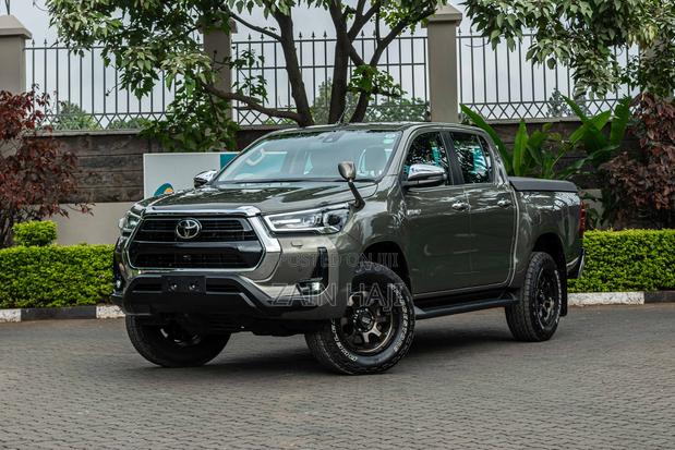 Toyota Hilux 2021 Green