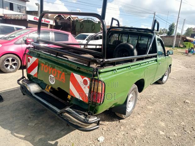 Toyota Hilux 2002 Green