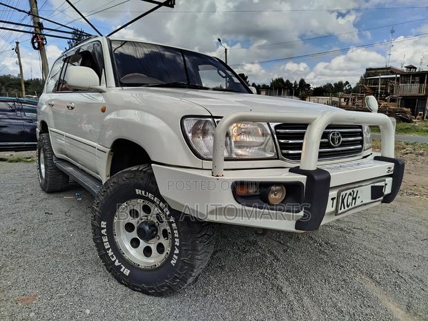 Toyota Land Cruiser 2003 White