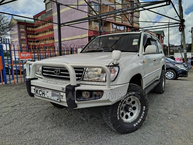 Toyota Land Cruiser 2003 White
