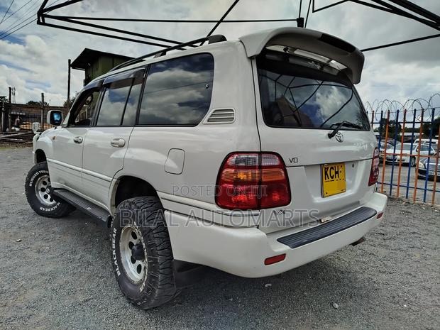 Toyota Land Cruiser 2003 White