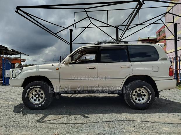 Toyota Land Cruiser 2003 White